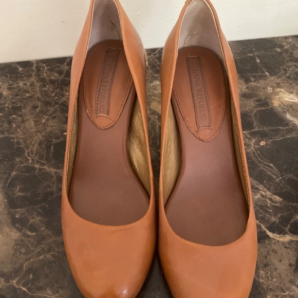 Camel brown leather heels Banana Republic Size 5M - Picture 2 of 4